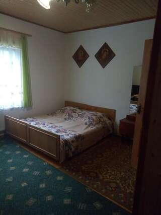 Проживание в семье Едельвейс Славское Cемейный номер с собственной ванной комнатой-3